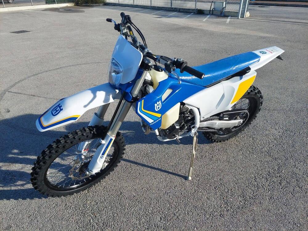 Husqvarna FE 350 Heritage (2025) (4)