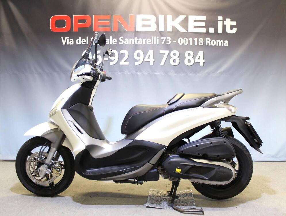 Piaggio Beverly 350 SportTouring ie (2011 - 15) (2)