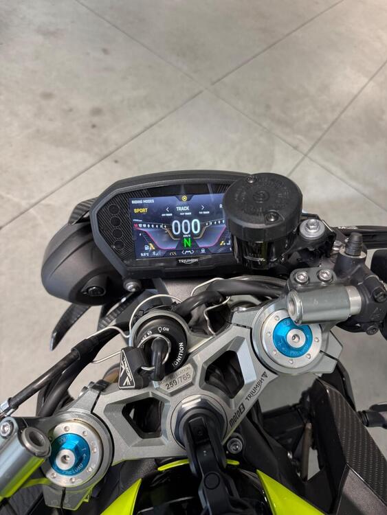 Triumph Street Triple 765 Moto2 Edition (2023 - 24) (3)