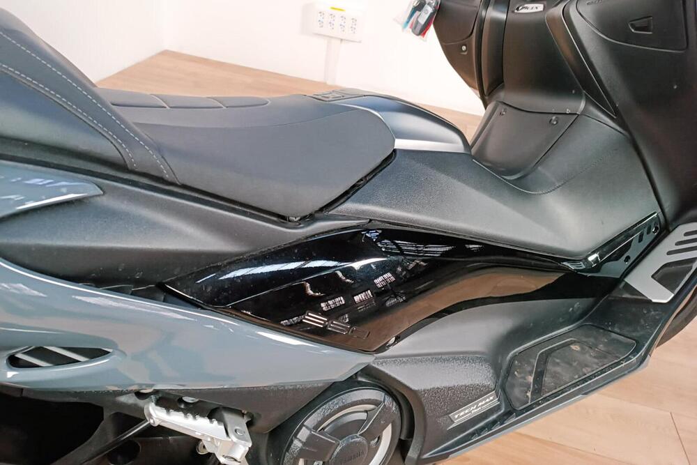 Yamaha T-Max 560 Tech Max (2020) (4)