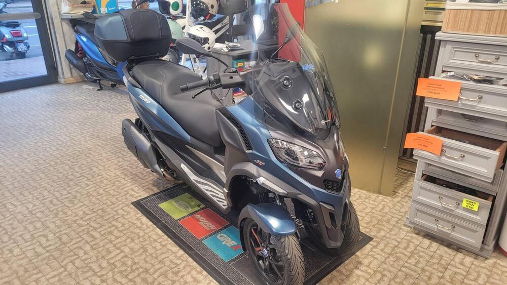 Piaggio MP3 530 Hpe Exclusive (2025) (2)