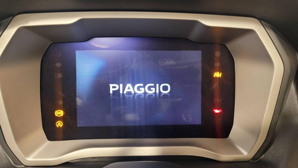 Piaggio MP3 530 Hpe Exclusive (2025) (5)