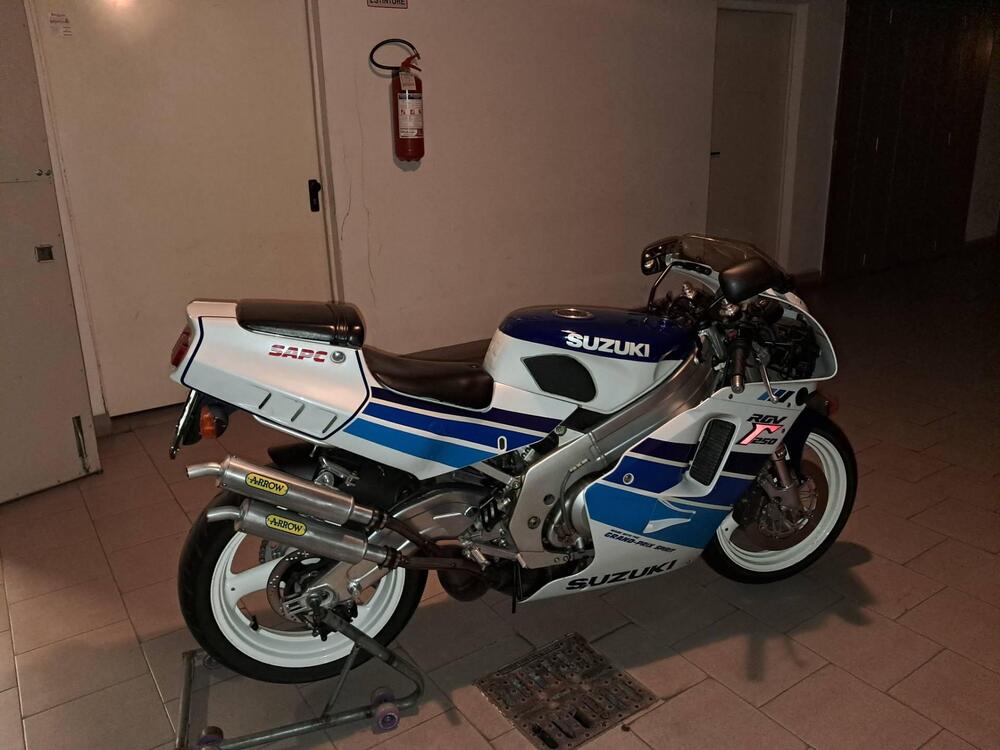 Suzuki RGV250  VJ22