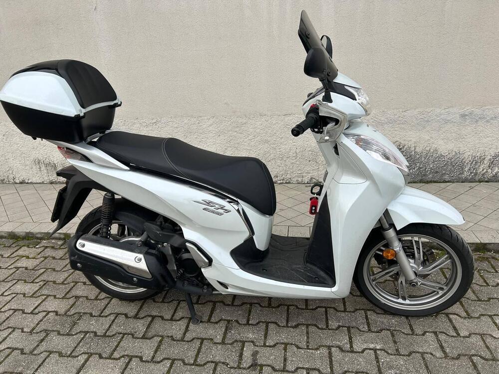 Honda SH 300 i ABS (2016 - 20) (4)