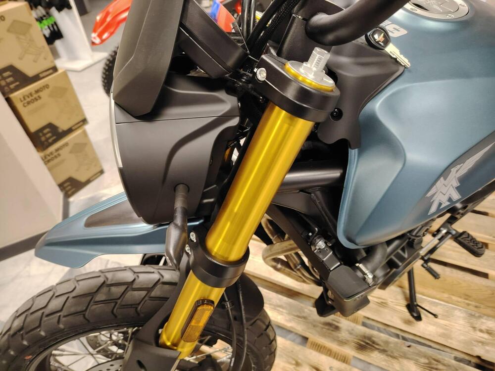 Moto Morini SEIEMMEZZO SCR (2022 - 24) (3)