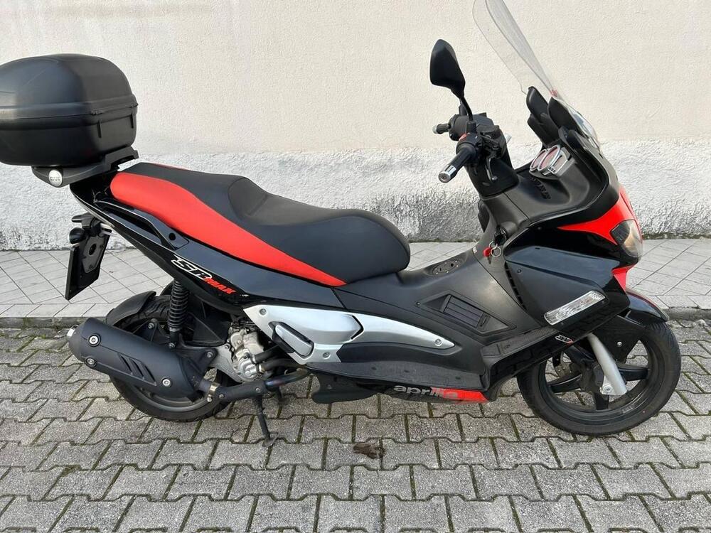 Aprilia SR Max 300 (2011 - 16) (4)