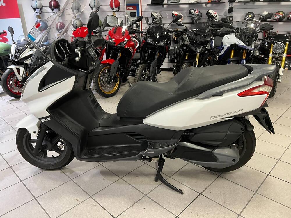 Kymco Downtown 300i (2009 - 17) (3)