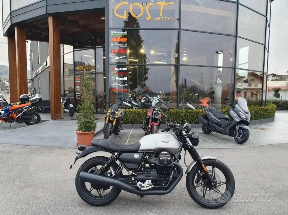 Moto Guzzi V7 Stone (2021 - 24)