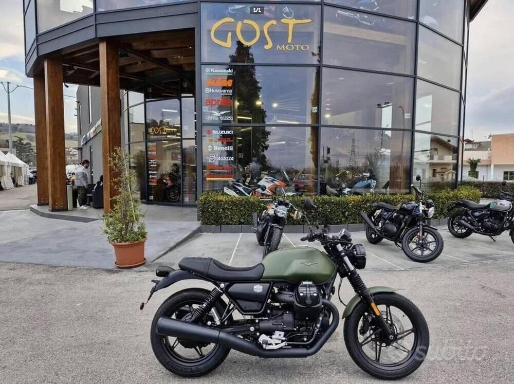 Moto Guzzi V7 Stone (2021 - 24)