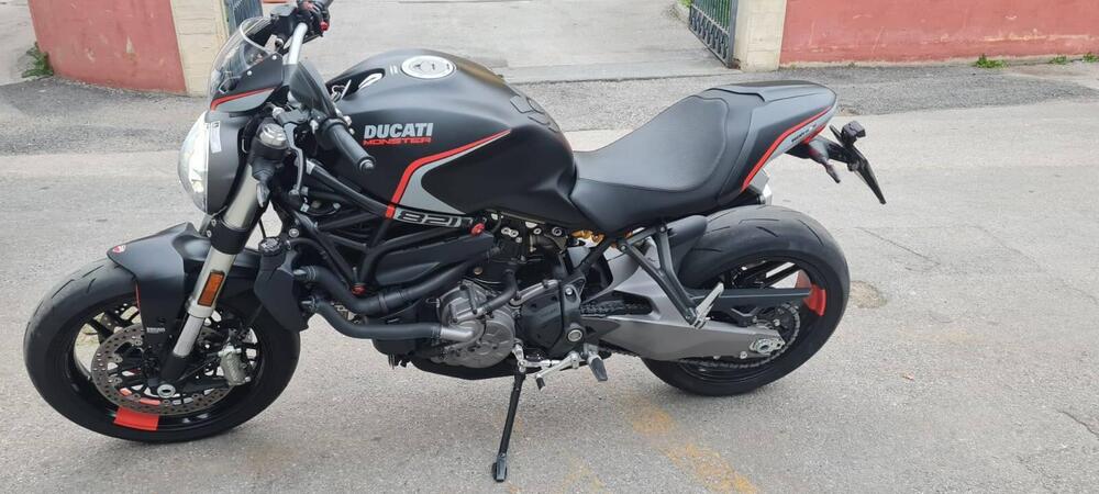 Ducati Monster 821 Stealth (2019 - 20) (2)