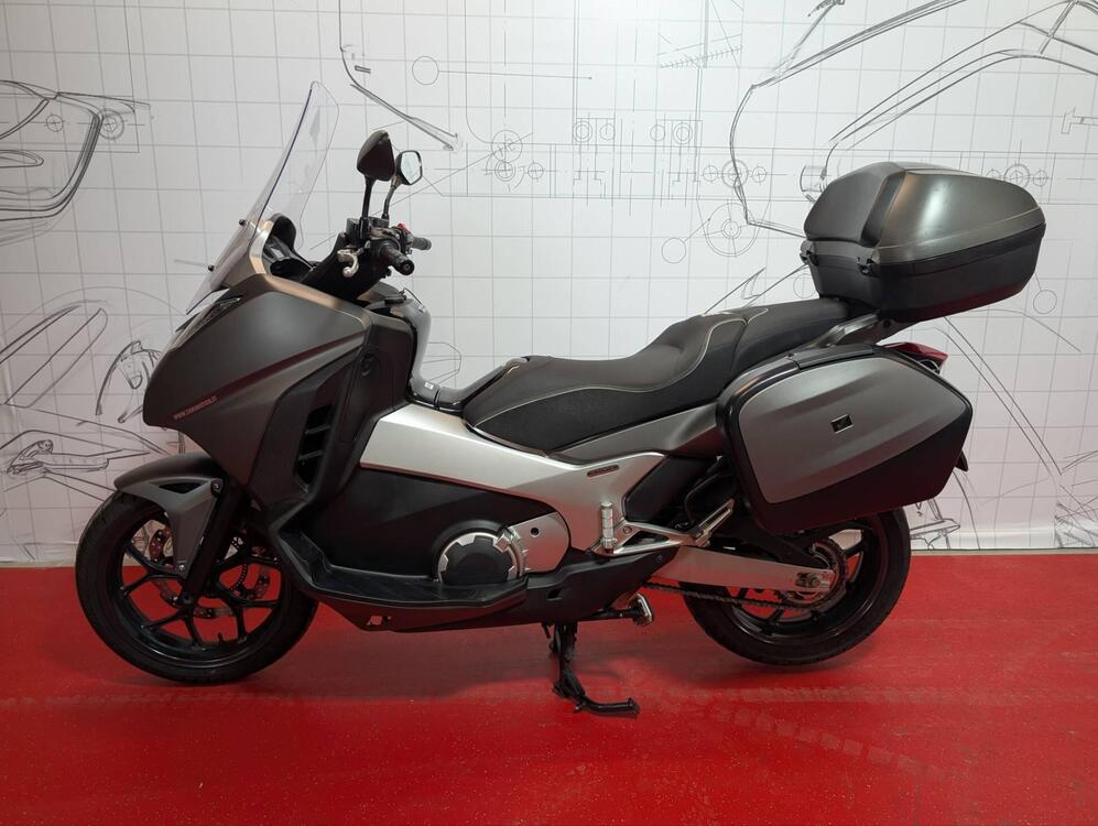 Honda Integra 750 DCT (2016 - 17) (4)