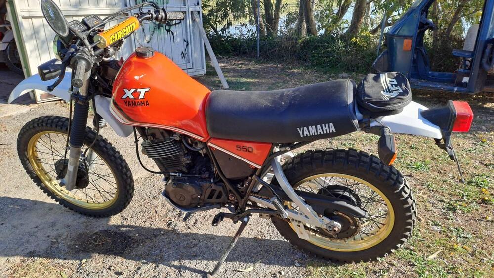 Yamaha Xt 550 (3)