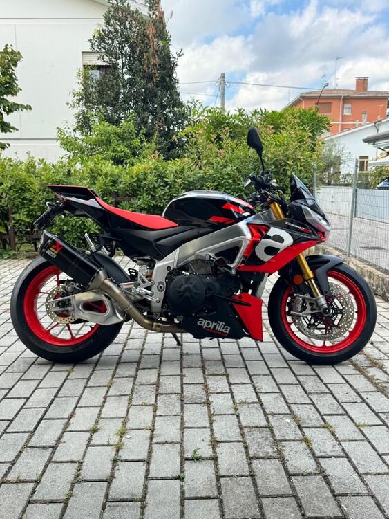 Aprilia Tuono 1100 V4 Factory (2021 - 24) (2)