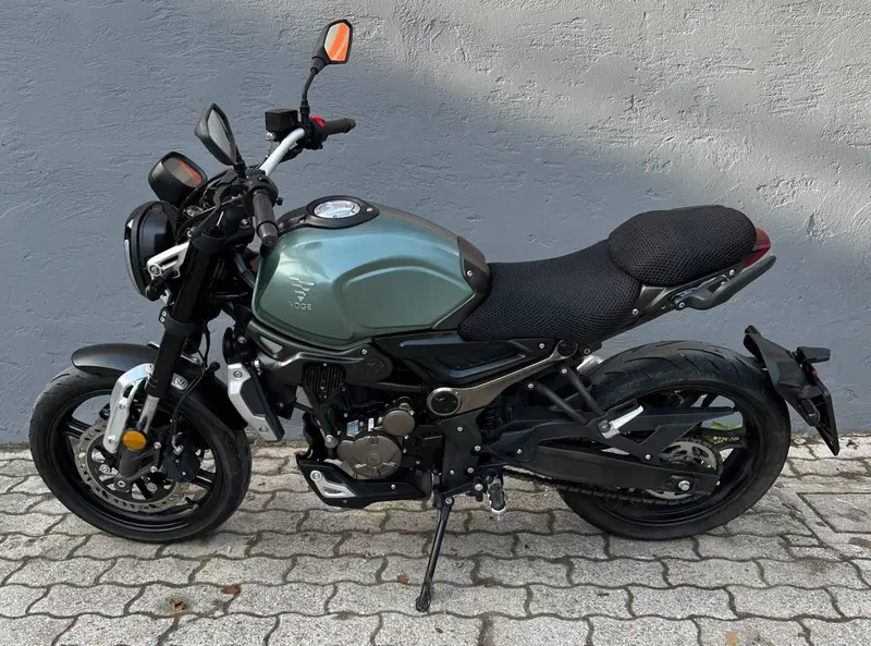 Voge Trofeo 300AC (2021 - 26) (14)