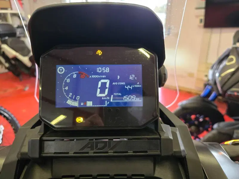 Honda ADV 350 (2022 - 24) (8)