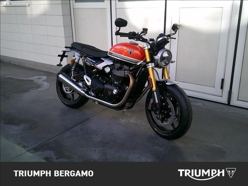 Triumph Speed Twin 1200 Stealth Edition (2024) (2)