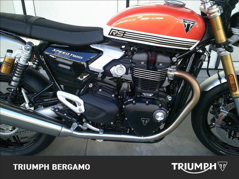 Triumph Speed Twin 1200 Stealth Edition (2024) (5)