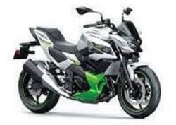 Kawasaki Z7 Hybrid (2024) usata