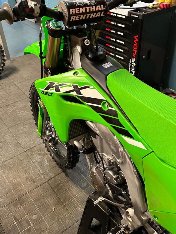 Kawasaki KX 450 (2025) (5)