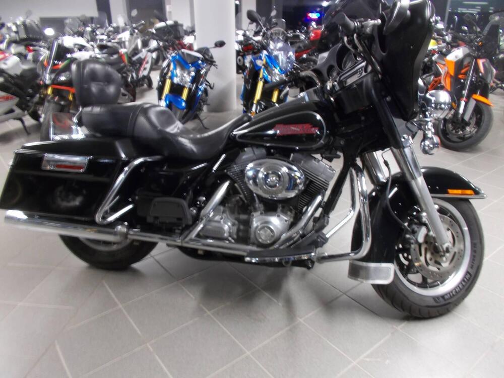 Harley-Davidson 1584 Electra Glide Ultra Classic (2007) - FLHTCU (2)