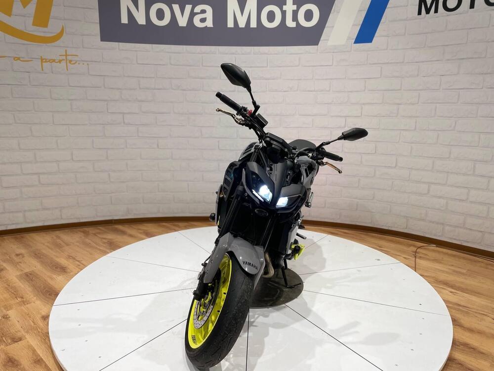 Yamaha MT-09 (2017 - 20) (2)