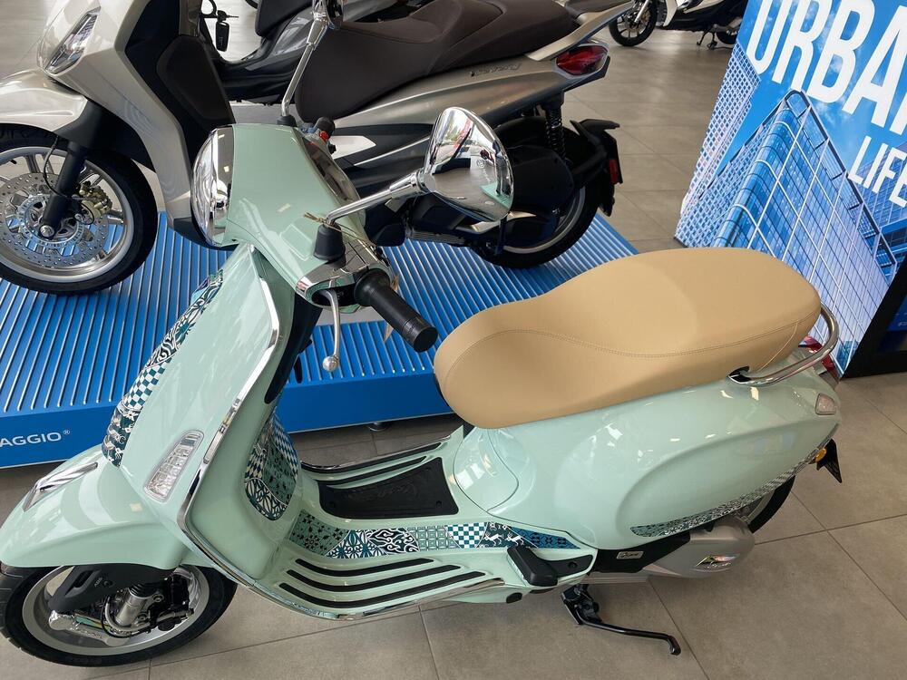 Vespa Primavera 125 Batik (2024) (2)