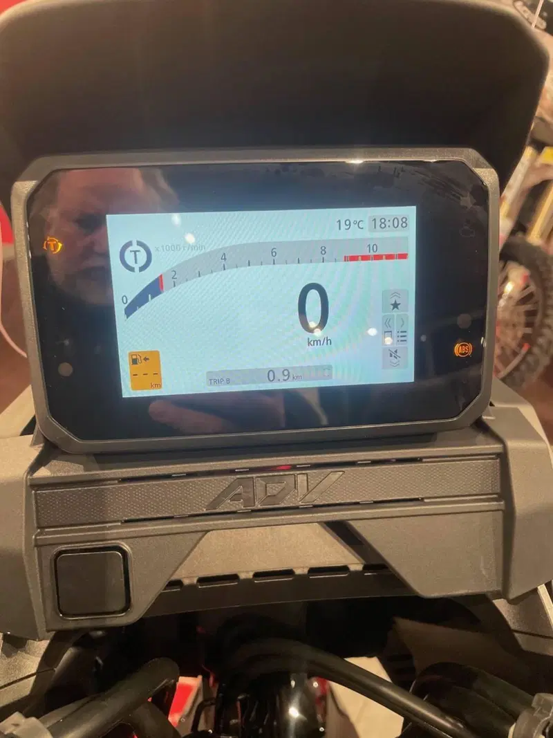 Honda ADV 350 (2025 - 26) (4)