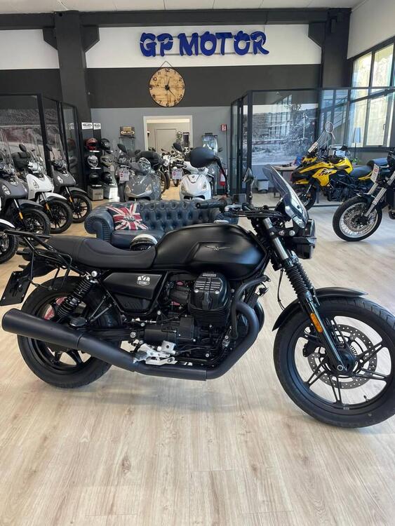 Moto Guzzi V7 Stone (2021 - 24)