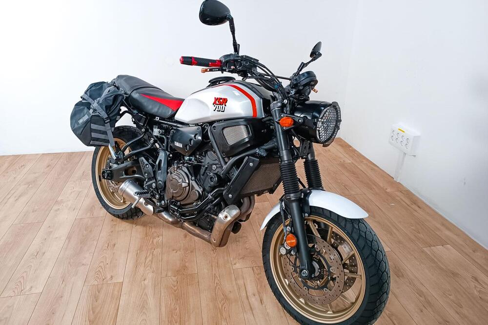 Yamaha XSR 700 (2021) (2)