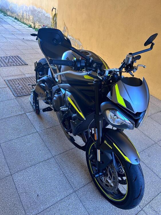 Triumph Street Triple R (2020 - 23) (3)