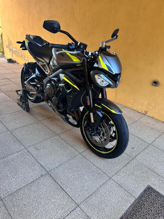 Triumph Street Triple R (2020 - 23) (4)