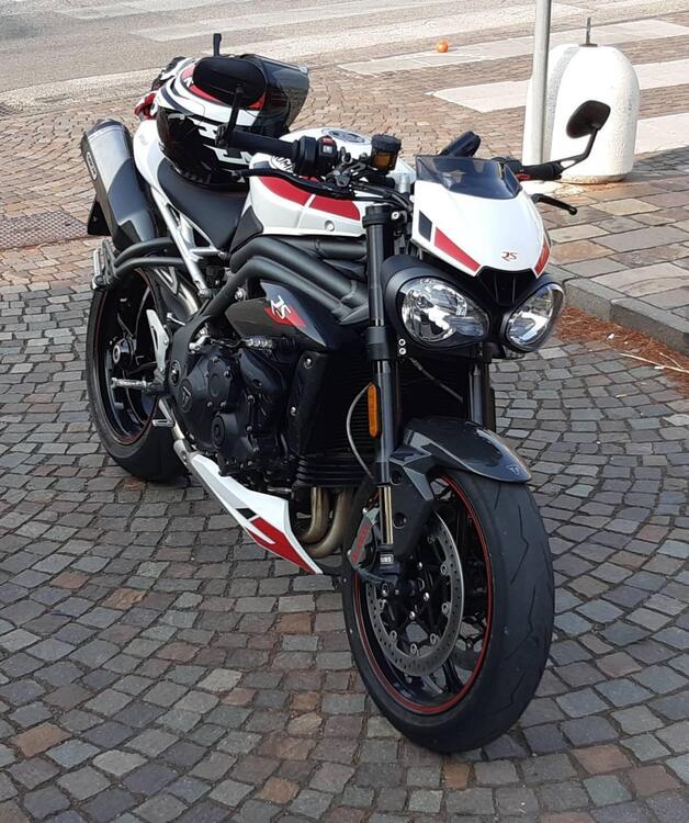 Triumph Speed Triple 1050 RS (2018 - 20) (2)