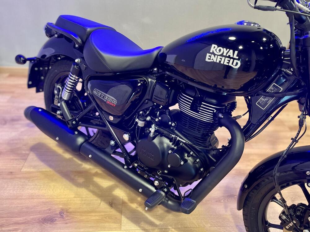 Royal Enfield Meteor 350 Fireball (2021 - 24) (5)