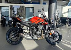 Triumph Street Triple 765 R (2023 - 24) usata