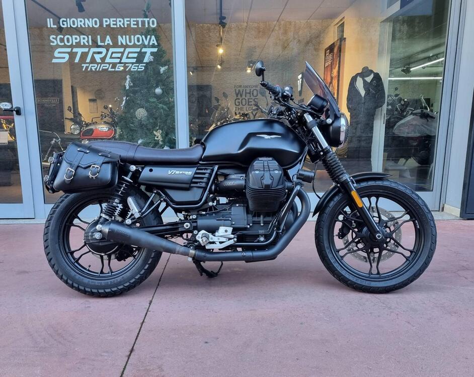 Moto Guzzi V7 III Stone (2017 - 20)