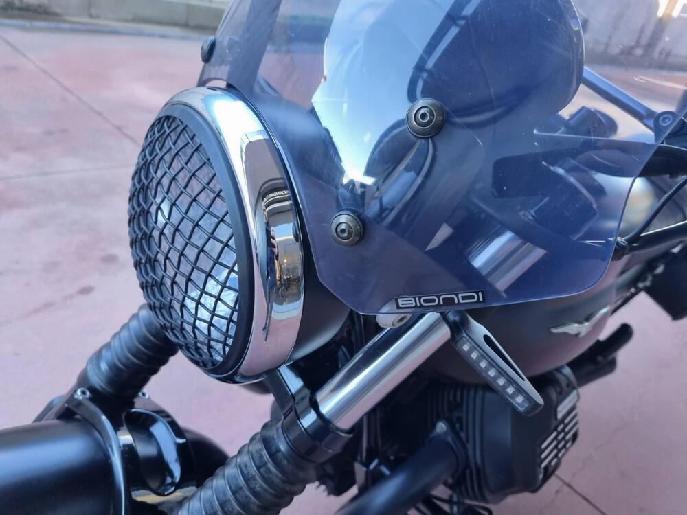 Moto Guzzi V7 III Stone (2017 - 20) (4)