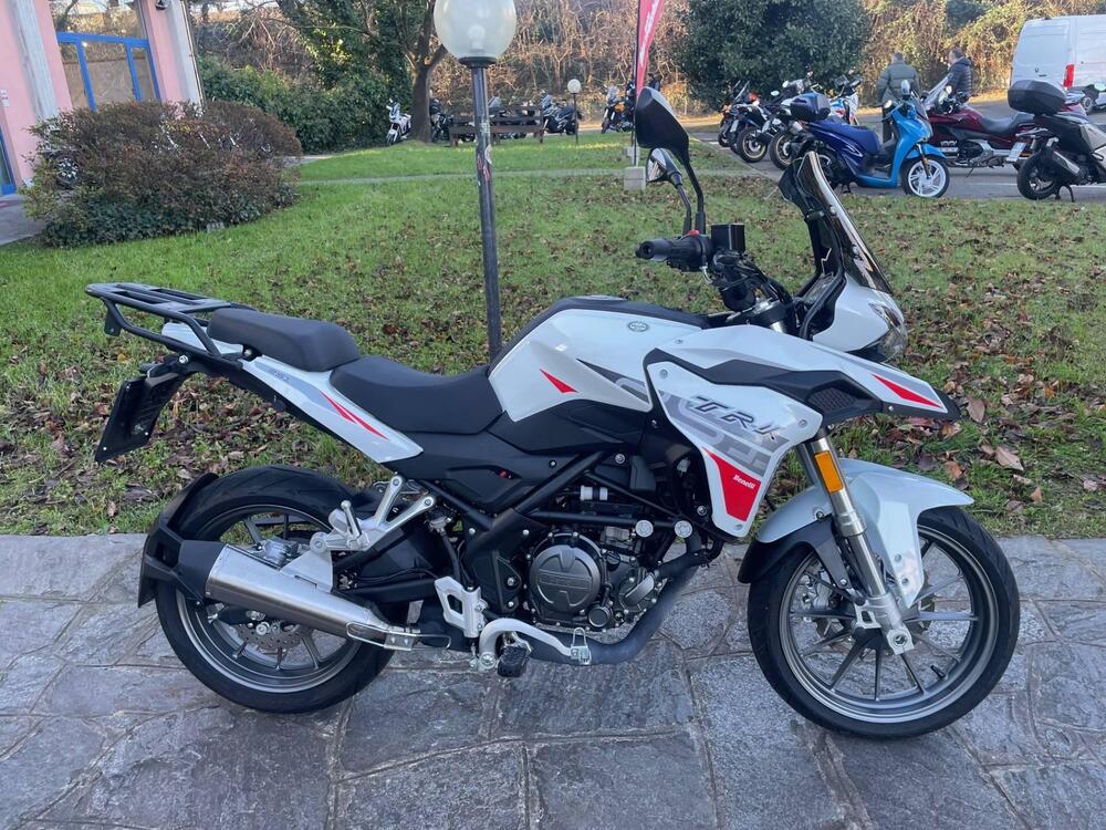 Benelli TRK 251 (2022 - 24) (5)