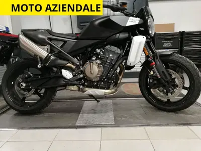 Husqvarna Svartpilen 801 (2024 - 26) usata