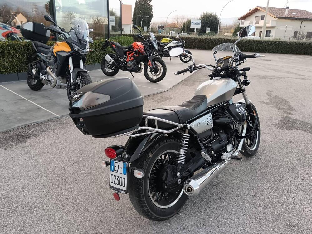 Moto Guzzi V9 Roamer (2021 - 24) (5)