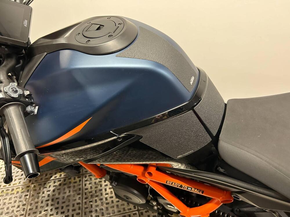 KTM 1290 Super Duke R (2022 - 23) (5)