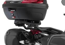 GIVI 6702FZ Attacco posteriore specifico per MONOK