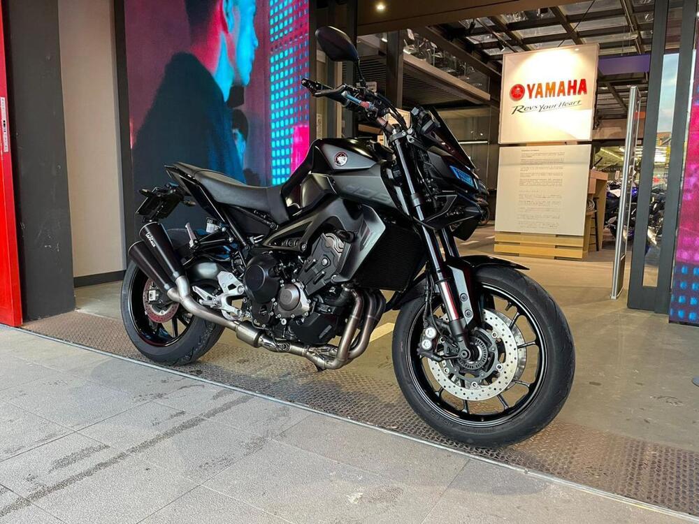 Yamaha MT-09 (2017 - 20) (2)