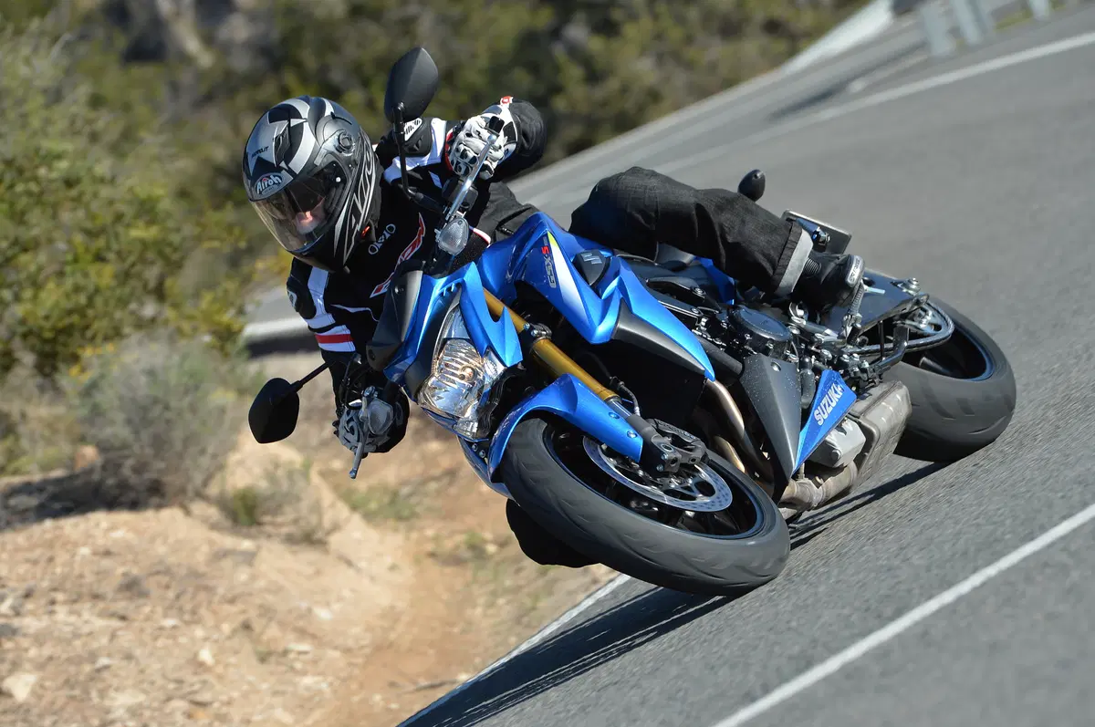Suzuki GSX-S1000 (2)