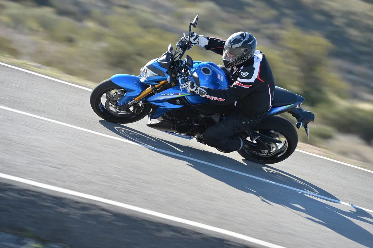 Suzuki GSX-S1000 (3)