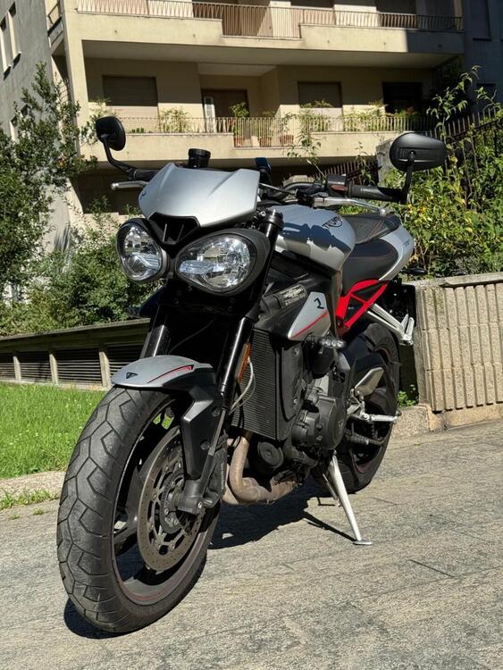 Triumph Street Triple R (2017 - 20) (4)