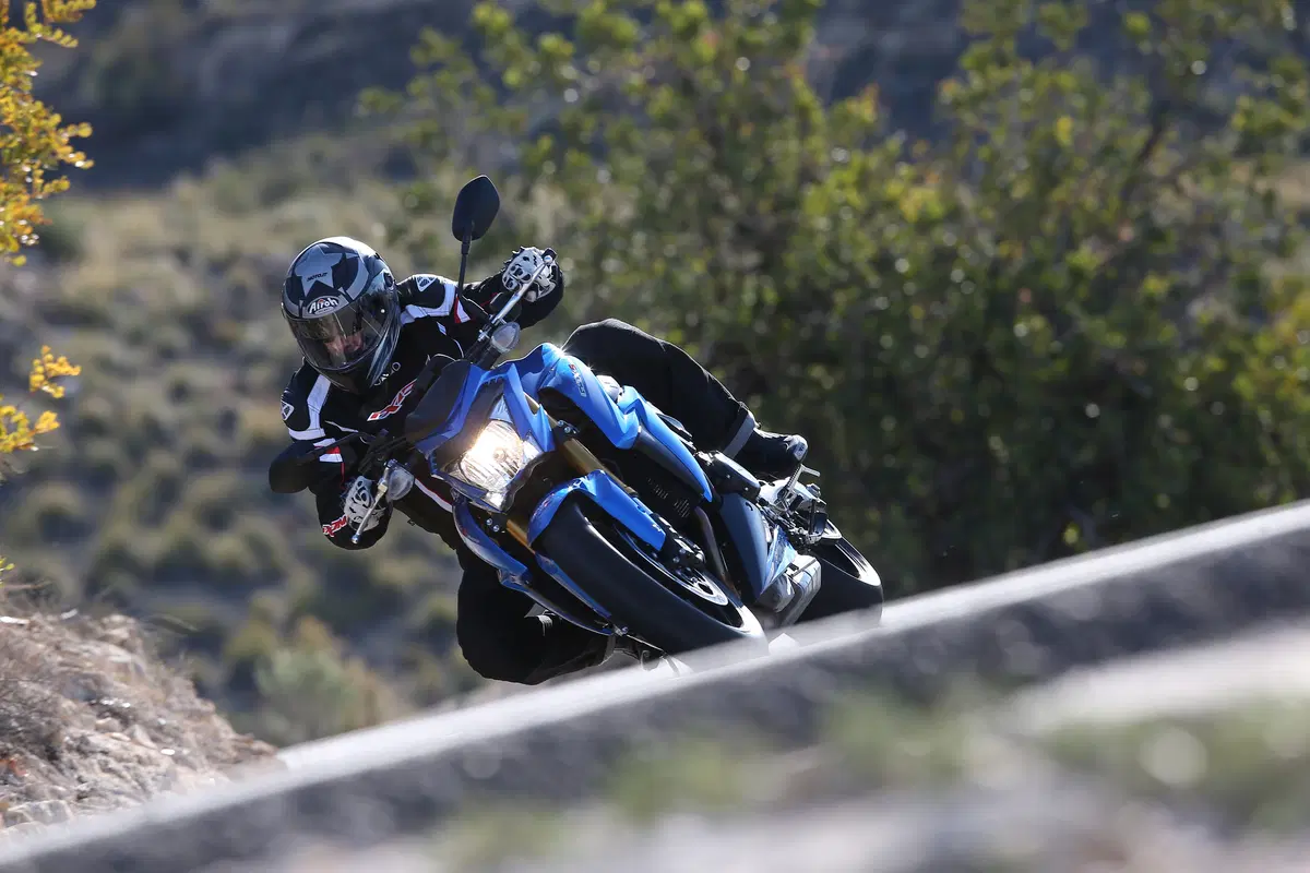Suzuki GSX-S1000 (9)