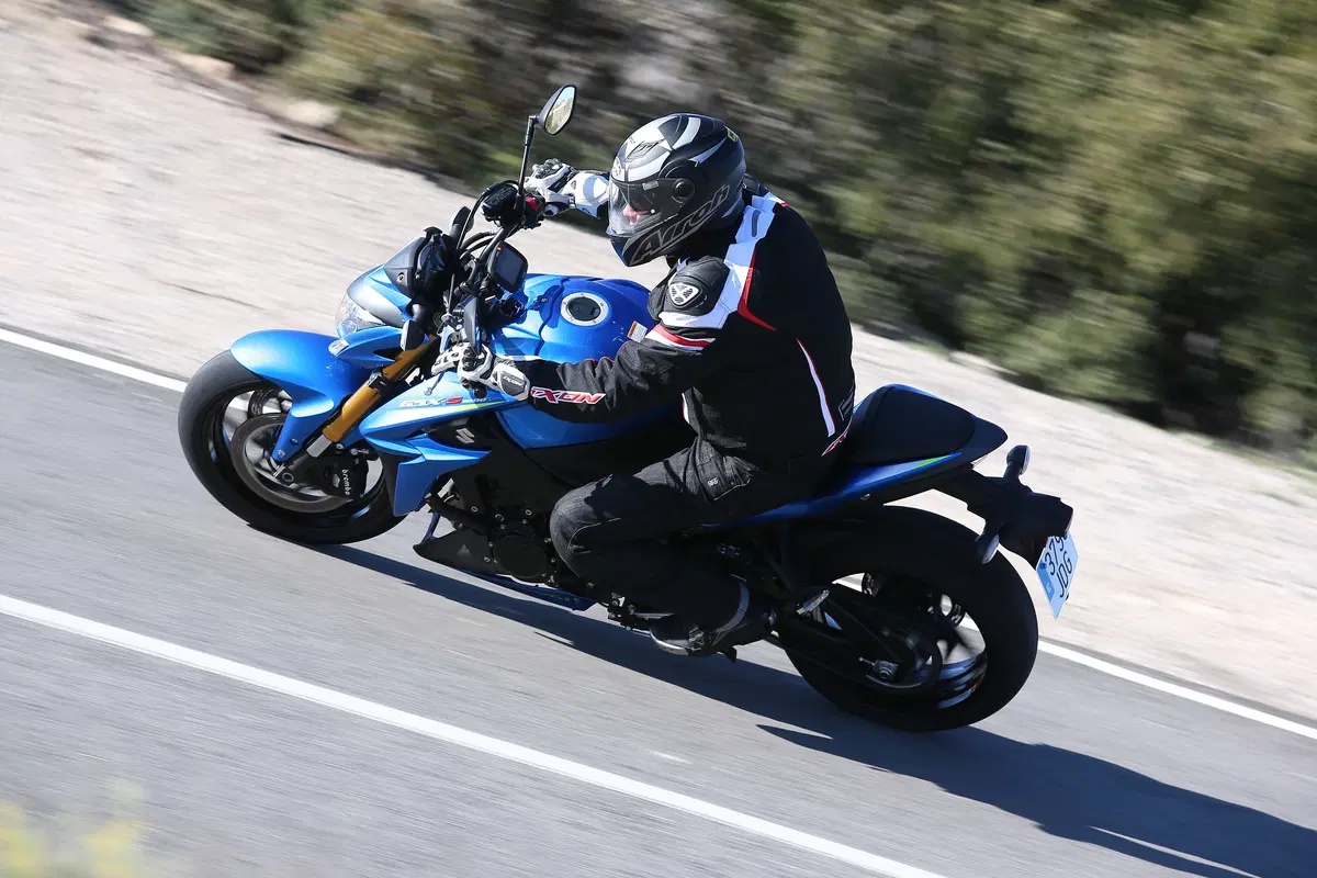 Suzuki GSX-S1000 (11)