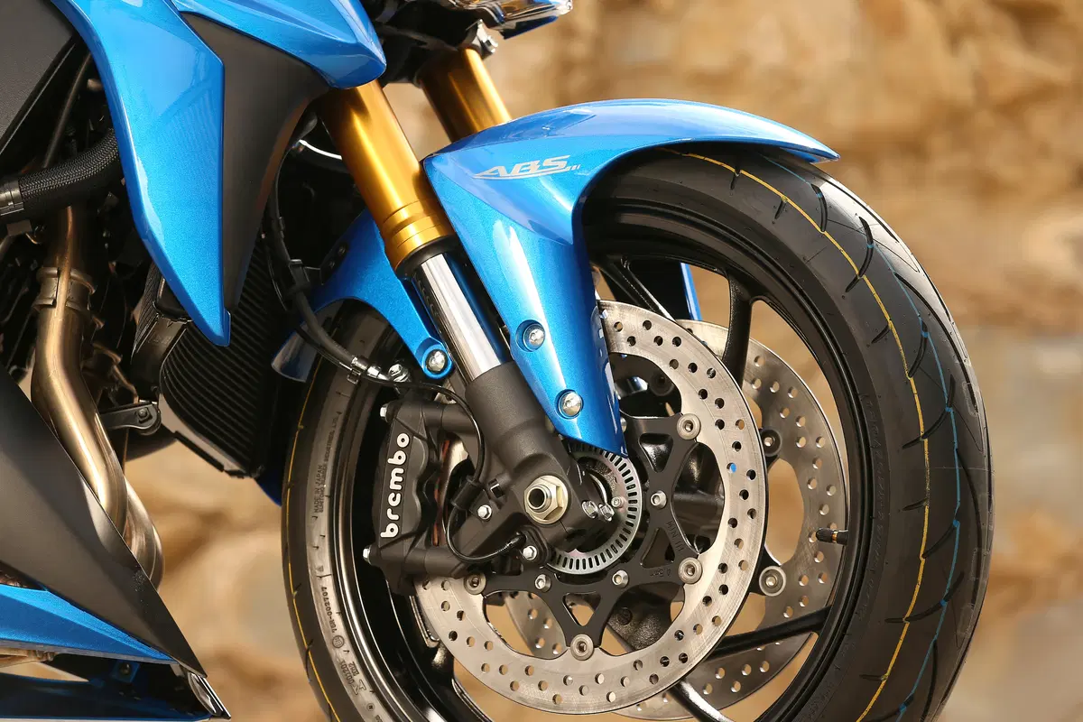 Suzuki GSX-S1000 (14)
