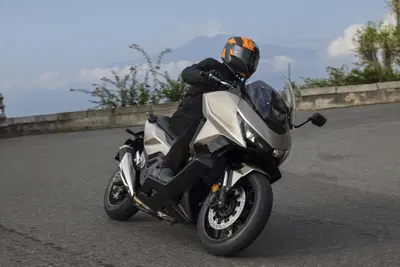 La videoscheda tecnica: tutto quello che devi sapere sull'Honda Forza 750 2025 [VIDEO]