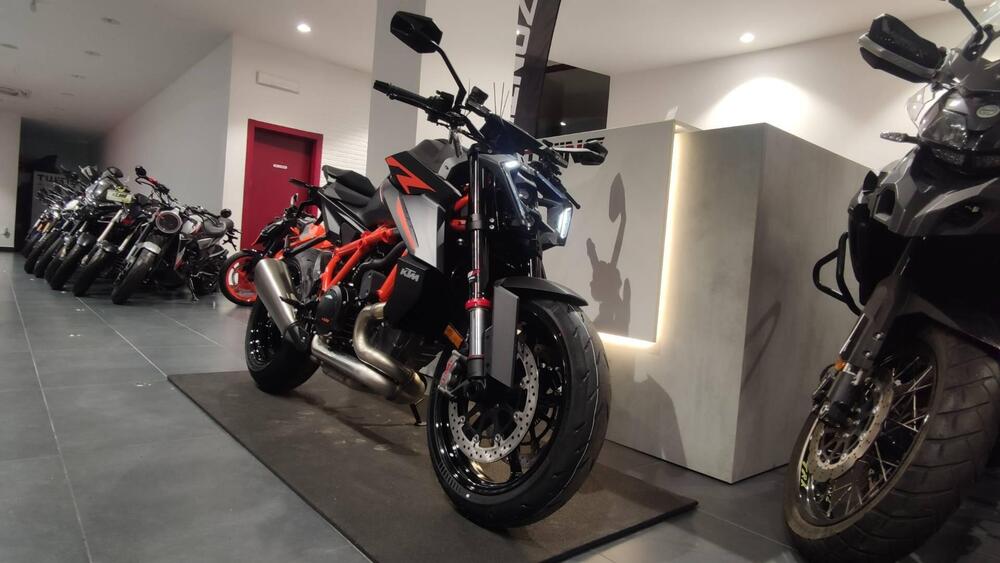 KTM 1390 Super Duke R (2024 - 25) (2)